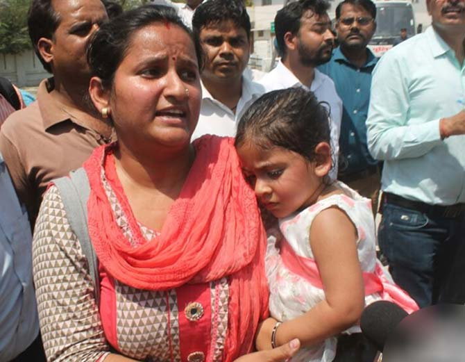 भीड़ से आई चिल्लाने की आवाज CM योगी ने कहा बुलाओ उसे..जानें क्या हुआ आगे