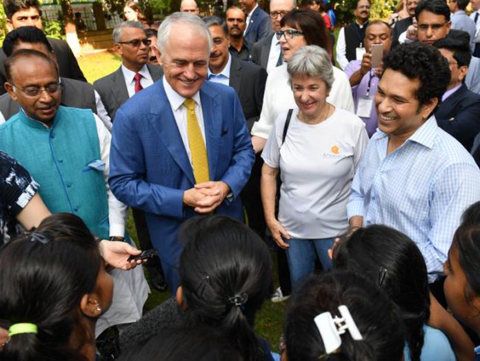 sachin-with-malcum-turnbool