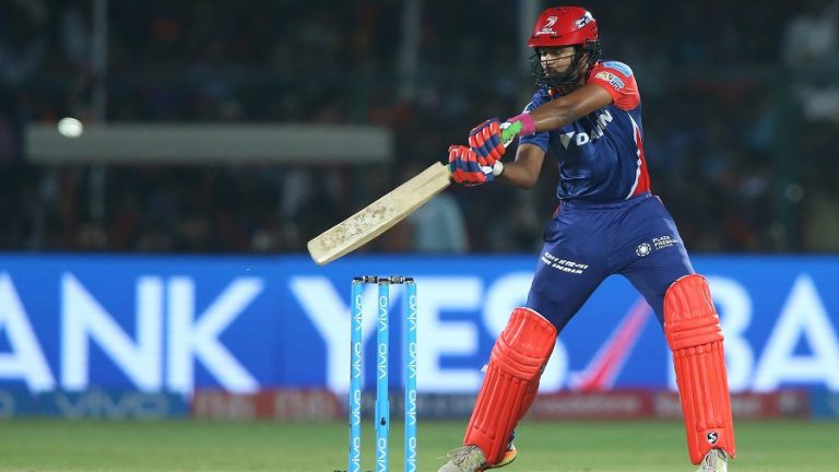 #IPL10: दिल्ली डेयरडेविल्स ने गुजरात को 2 विकेट से हराया