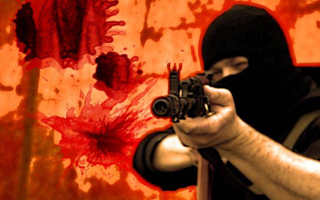 कश्मीर के पुलिस स्टेशन पर आतंकवादी हमला , एक की मौत