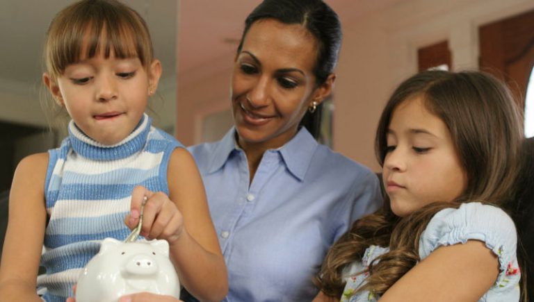 अपने बच्चे को अच्छा भविष्य देने चाहते हैं , तो न करें ये काम