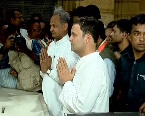 rahul-gandhi-in-somnath-temple