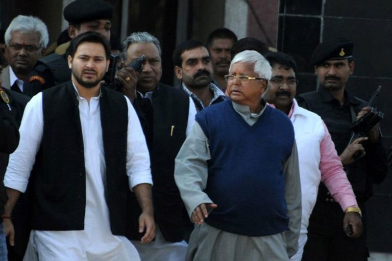 बिहार में अब करोड़ों का शौचालय घोटाला, लालू ने बोला हमला